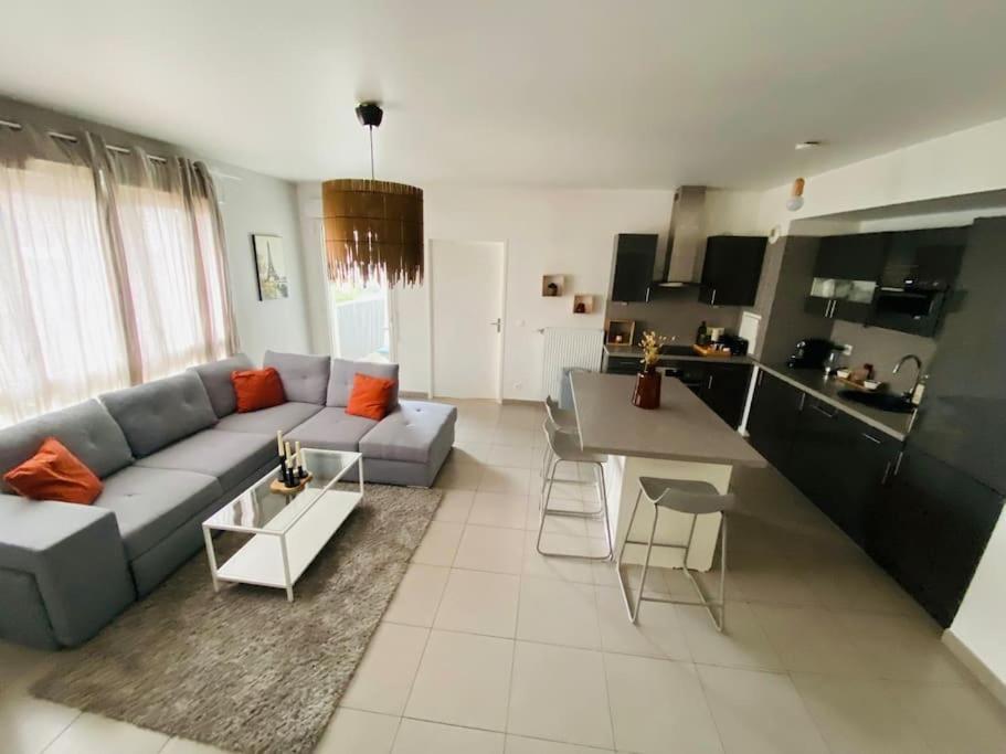 Grand Appt Proche Paris Parking Apartment Aubervilliers Ngoại thất bức ảnh