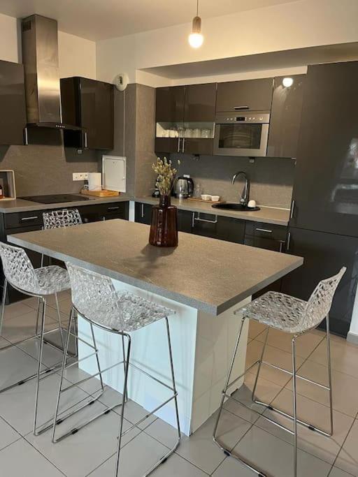 Grand Appt Proche Paris Parking Apartment Aubervilliers Ngoại thất bức ảnh
